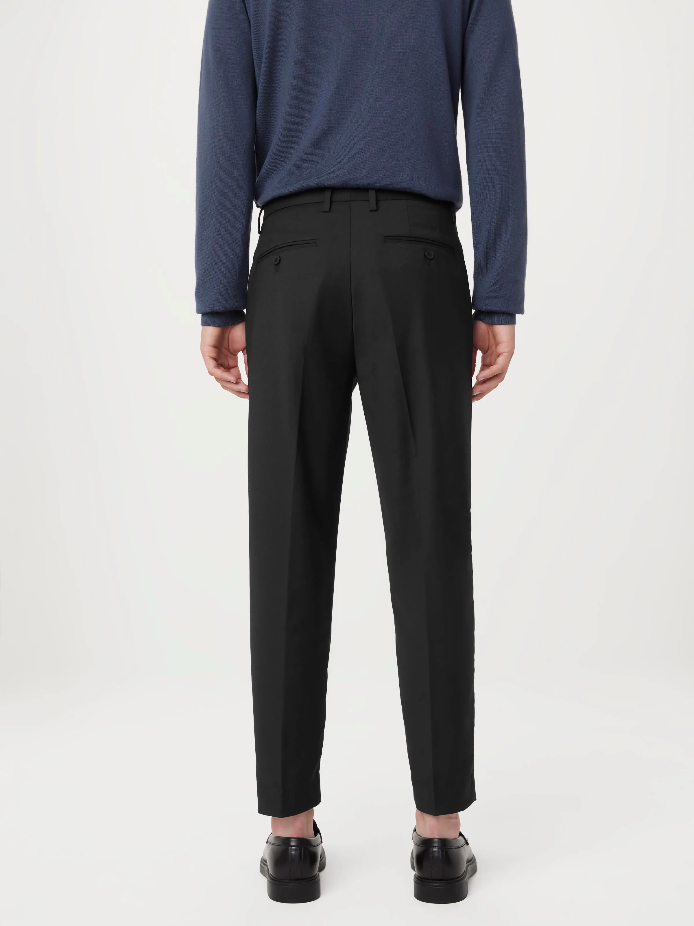 The Colin Tapered Pant in Black